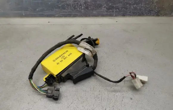 Mercedes-Benz Vito Viano W638 Seat control module 0008206226