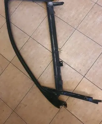 Audi A4 S4 B6 8E 8H Front door window/glass frame 8E0837630