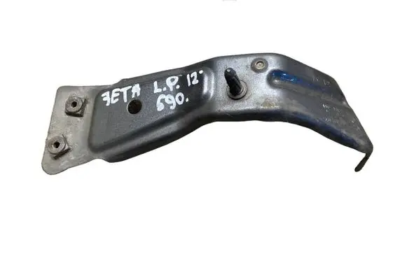 Volkswagen Jetta VI Fender mounting bracket 5C6821137
