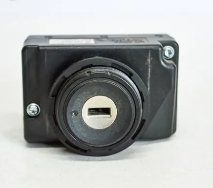 Volkswagen Touareg I Ignition lock 3D0905865E