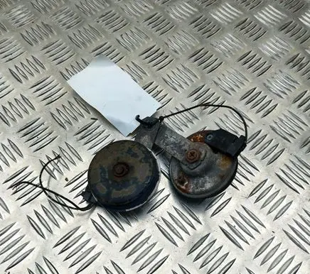 Toyota 4 Runner N180 Horn signal 8652028080 8651028090