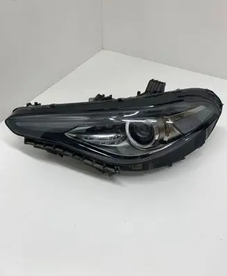 Alfa Romeo Giulia Headlight/headlamp 50547582 09J16T2