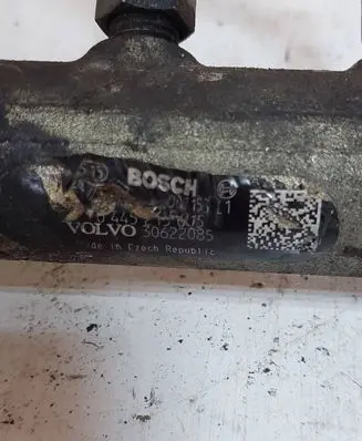 Volvo XC90 Fuel main line pipe 30622085