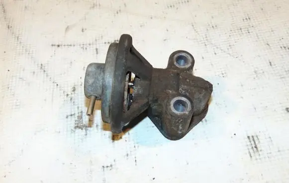 Mitsubishi Lancer Fuel pressure regulator MR420657