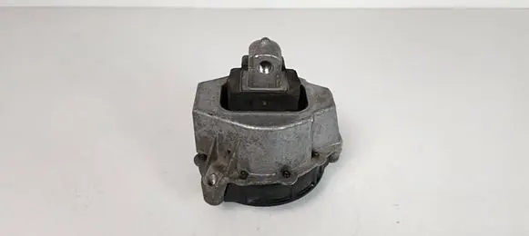 BMW 3 G20 G21 Engine mount bracket 7581619