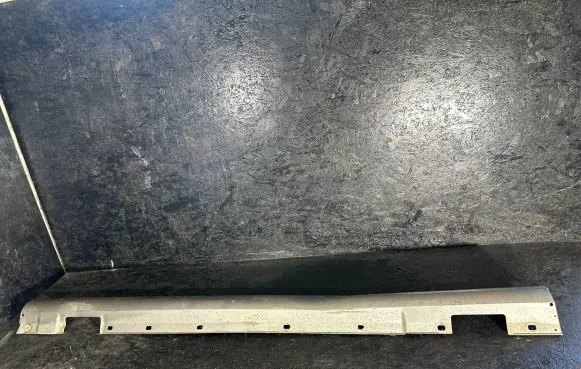 Mercedes-Benz C AMG W204 Sill A2046981354