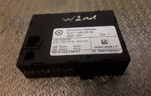 Mercedes-Benz E W211 Gateway control module 2114452500 A2114452500