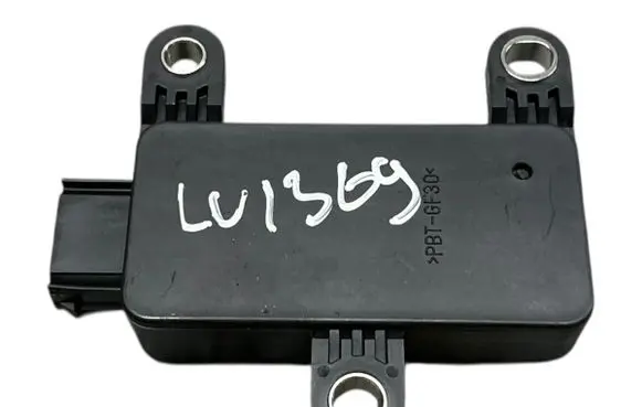Hyundai i40 ESP acceleration yaw rate sensor 956902T250 BG6810G320