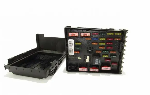 Volkswagen PASSAT CC Fuse module 3C09712490