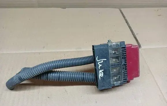 Nissan Juke I F15 Positive cable (battery) 