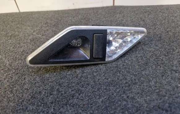 BMW 3 E46 Rear seat light 8375586