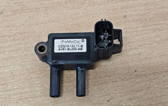 Volvo S60 Exhaust gas pressure sensor AV615L200AB CZQ7A13L11B