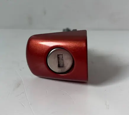Peugeot 2008 I Front door lock (next to the handle) 59395J01