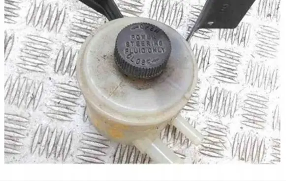 Mazda B2500 Power steering fluid tank/reservoir