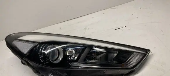 Hyundai Tucson TL Headlight/headlamp 92102-D7110