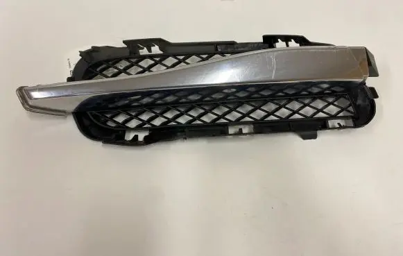 Jaguar XF X250 Front bumper lower grill 8X2315K232