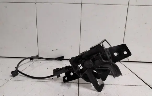 Hyundai Kona I Engine bonnet/hood lock/catch 81130J9000