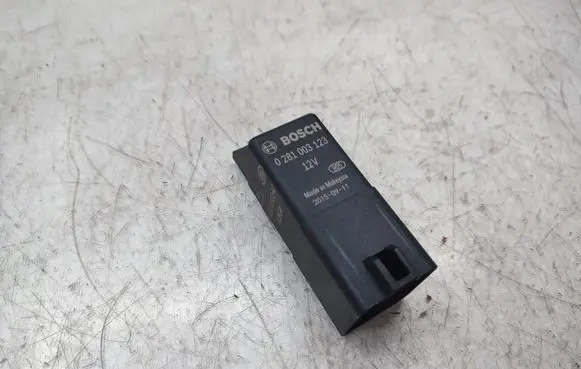 Jaguar XF X260 Glow plug pre-heat relay FX23189E2AC 0281003123