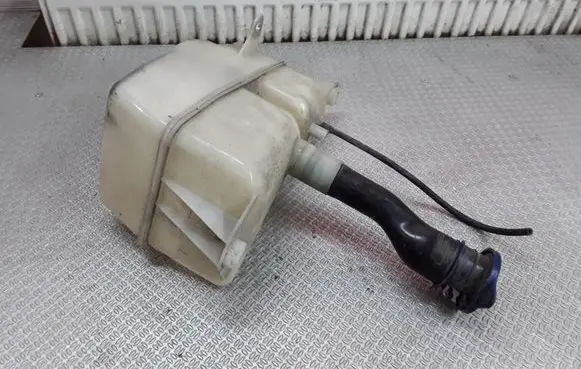Volvo S70 V70 V70 XC Windshield washer fluid reservoir/tank