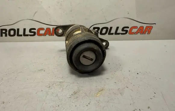 Volkswagen PASSAT B4 Tailgate exterior lock 