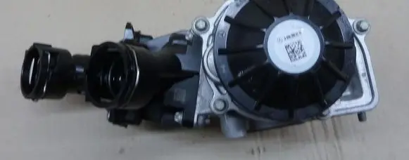 Mercedes-Benz Sprinter W906 Water pump A6562000200-T-II