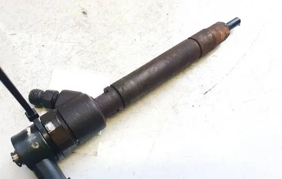Volvo S80 Fuel injector 0445110251 30750283