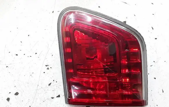 Peugeot 407 Tailgate rear/tail lights E208052