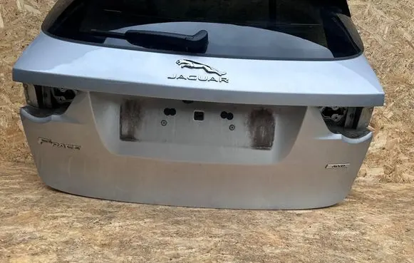 Jaguar F-Pace Truck tailgate 