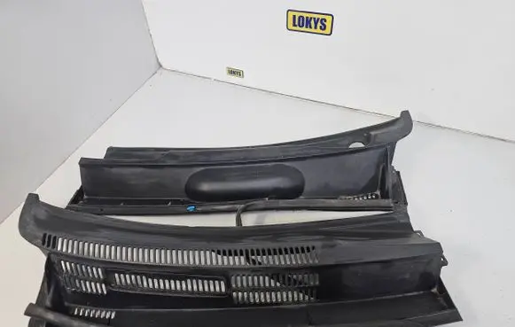 Toyota Prius (XW20) Wiper trim 5570847080 5570847060 5578147080