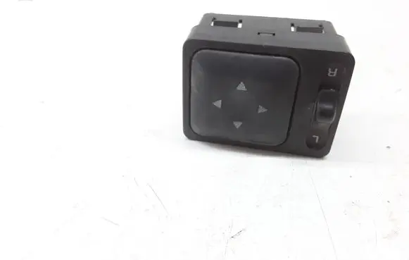 Wing mirror switch
