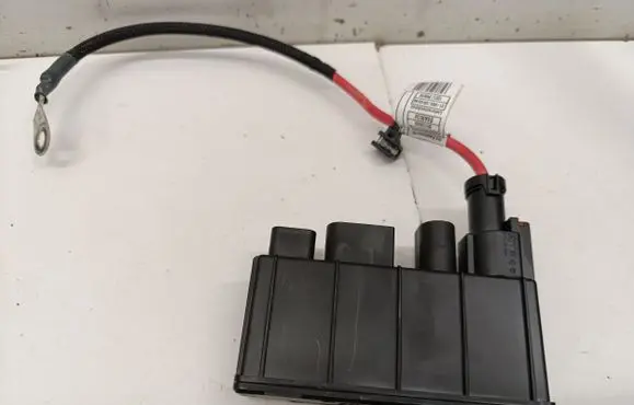 Mini Cooper Countryman F60 Current control relay 8647841