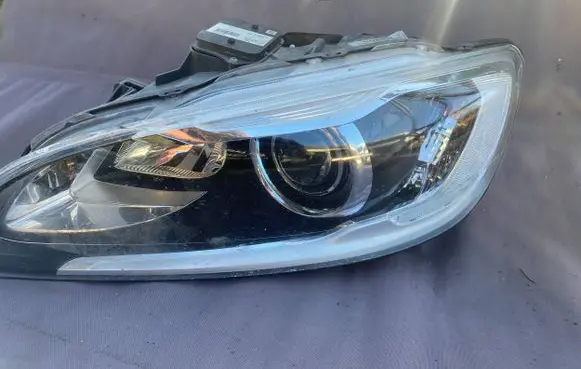 Volvo V60 Headlight/headlamp 31395902 89907813 Y283RSAD