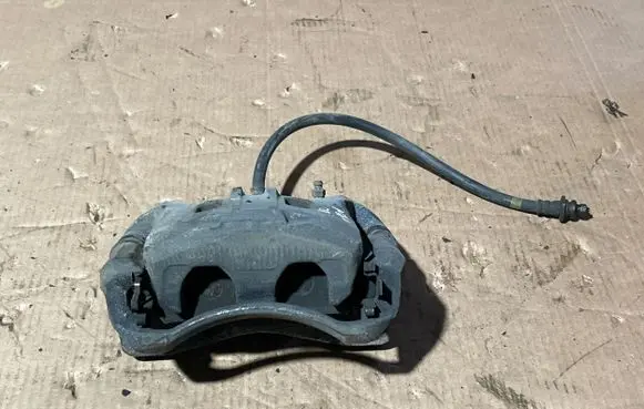 Nissan Navara D23 Front brake caliper D10015XA1A