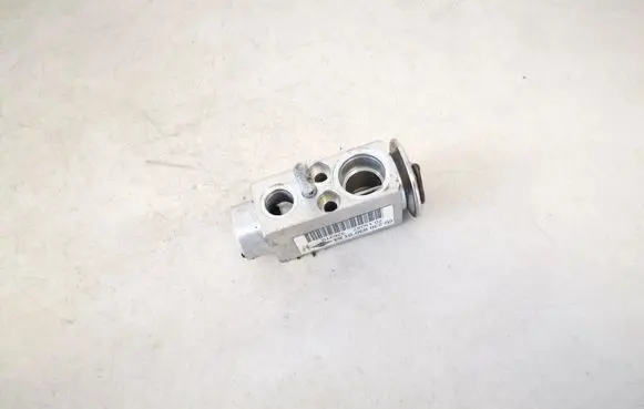 Mercedes-Benz C AMG W204 Air conditioning (A/C) expansion valve 2308300184