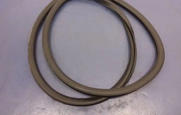 Volkswagen Phaeton Front door rubber seal 3D4867365L
