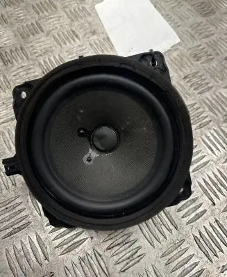 Hyundai i40 Panel speaker 963303V000