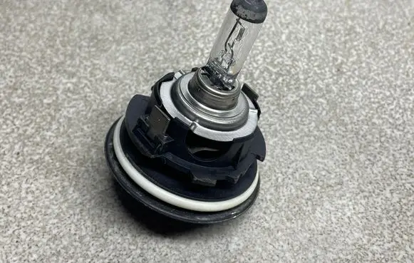 Opel Insignia A Headlight/headlamp bulb 1300636