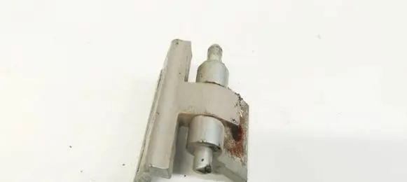 Volvo XC90 Rear door lower hinge