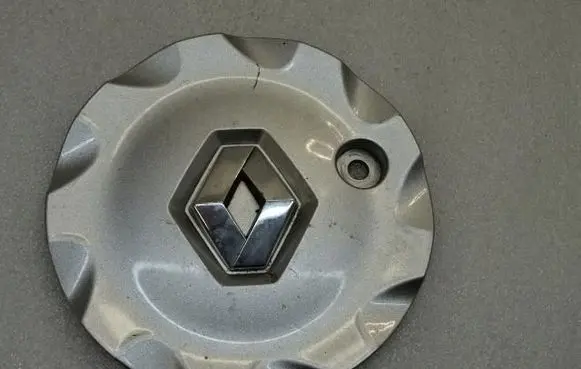 Renault Megane II R13 wheel hub/cap/trim 8200412202