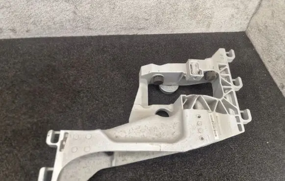Jaguar F-Pace Gearbox mounting bracket HX735060DE HX736A026DG