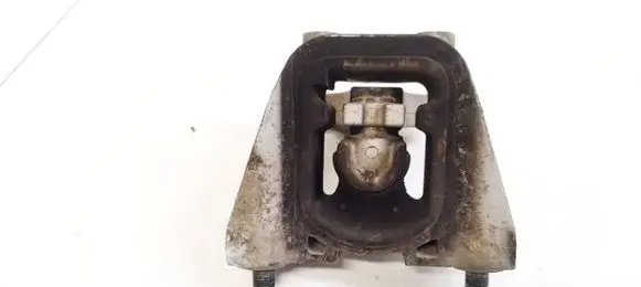 Engine mount bracket