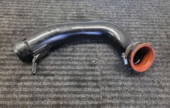 Volvo V50 Intercooler hose/pipe 30741235