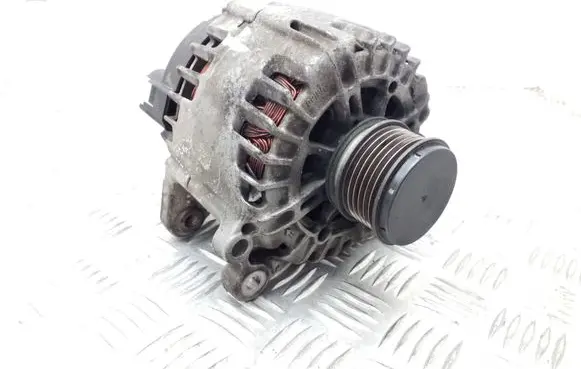Volkswagen Golf Plus Generator/alternator 03L903023A TG14C031