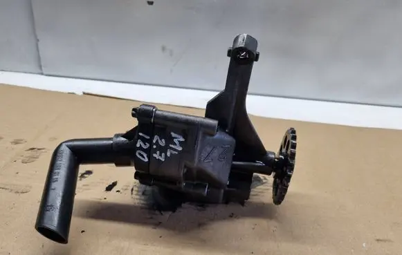 Mercedes-Benz ML W163 Oil pump 6061810901