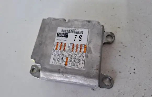 Lexus RX 450H Airbag control unit/module 8917076370 1521000431