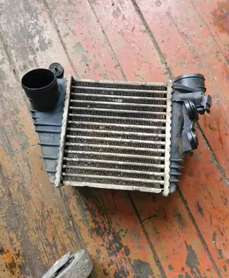 Volkswagen Golf IV Intercooler radiator
