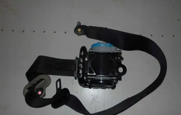 Mazda CX-5 Front seatbelt 81639