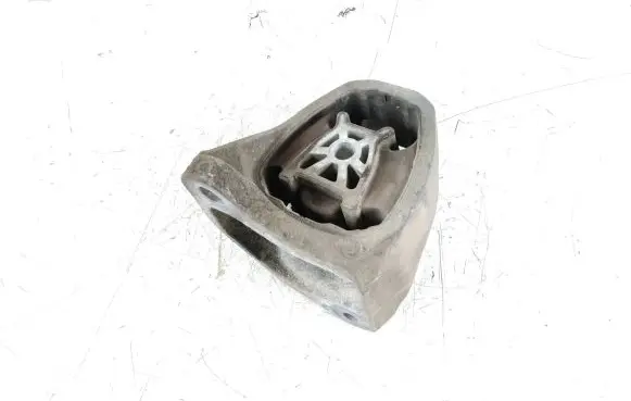 Volvo XC90 Engine mount bracket 31339953 31330592 31401144