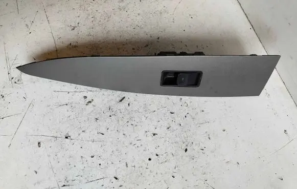 Toyota Avensis T270 Front door window switch trim 7423105220