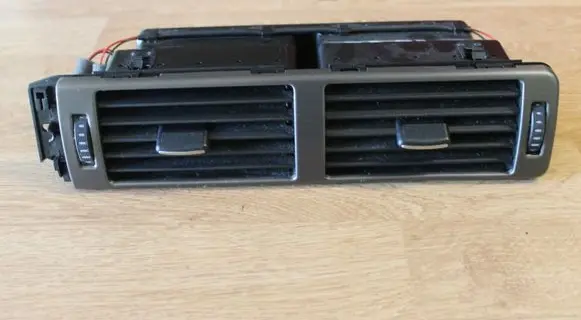 Audi A6 S6 C5 4B Dash center air vent grill 4B2820951